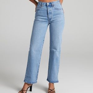 Levi’s Ribcage Straight Ankle Jean in Tango Gossip